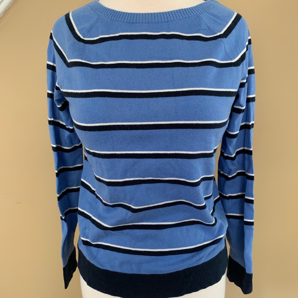 Vineyard vines striped sweater